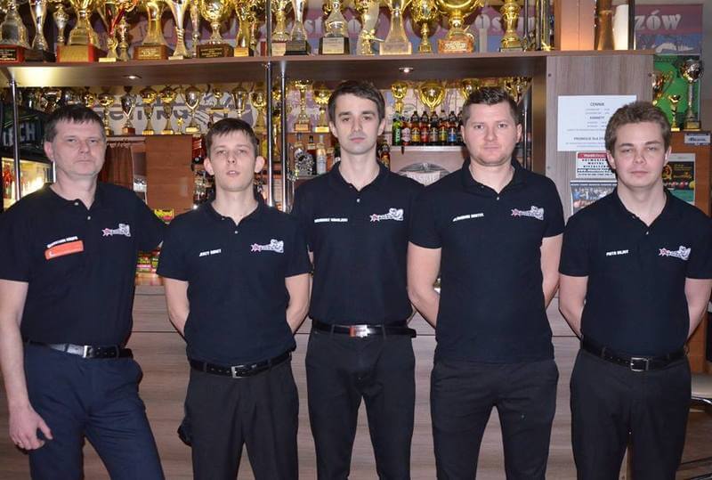 Na zdjęciu drużyna Ósemki Rzeszów ( fot. fanpage klubu bilardowego Ósemka w Rzeszowie ) Na zdjęciu drużyna Ósemki Rzeszów ( fot. fanpage klubu bilardowego Ósemka w Rzeszowie )