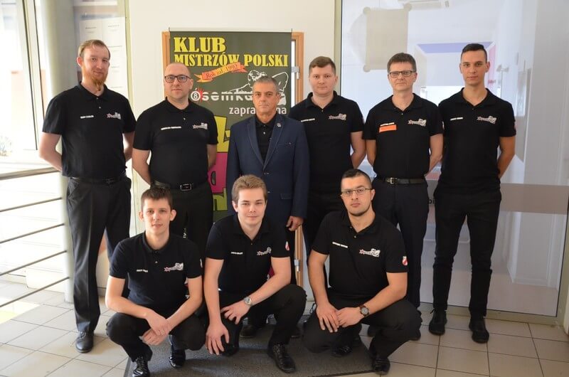 Na zdjęciu zawodnicy Ósemki Rzeszów ( fot. fanpage klubu bilardowego Ósemka ) Na zdjęciu zawodnicy Ósemki Rzeszów ( fot. fanpage klubu bilardowego Ósemka )
